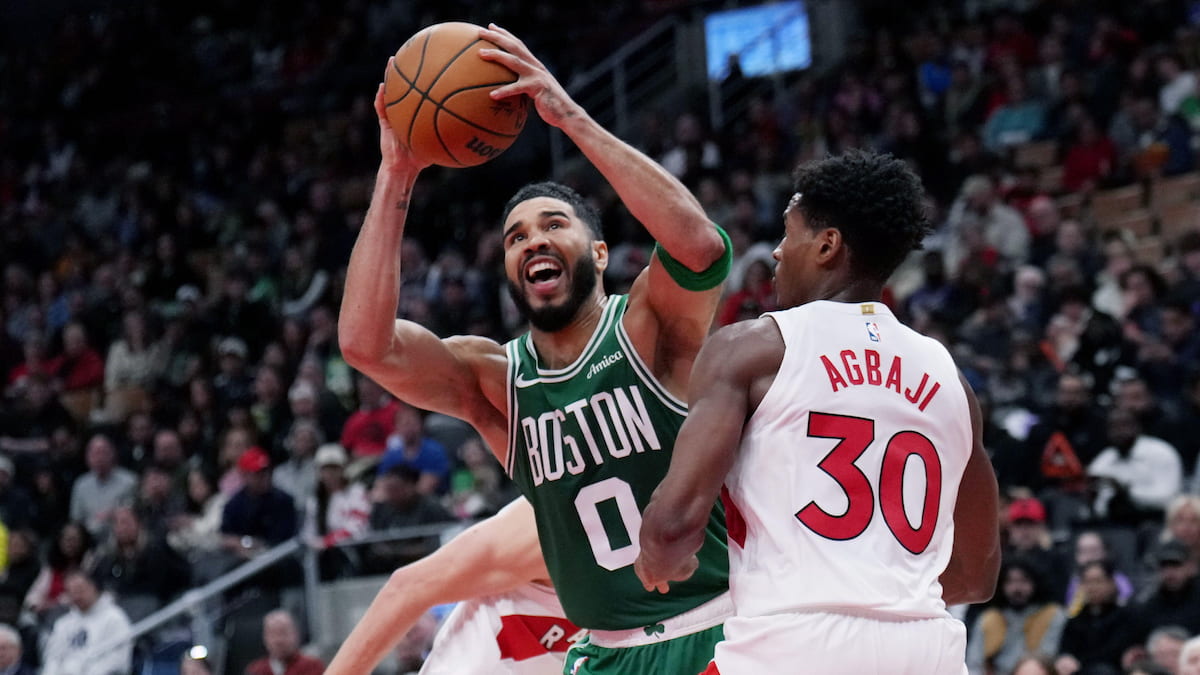 Jayson Tatum of the Bolton Celtics takes a shot.