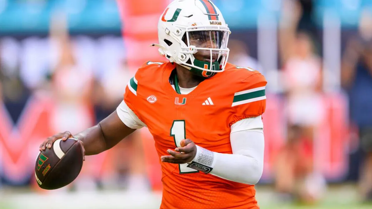 Cam Ward playing QB for the Miami Hurricanes.