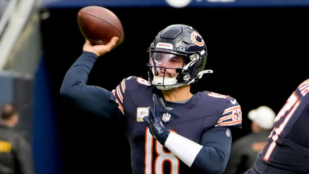 Chicago Williams making a pass for the Chicago Bears.