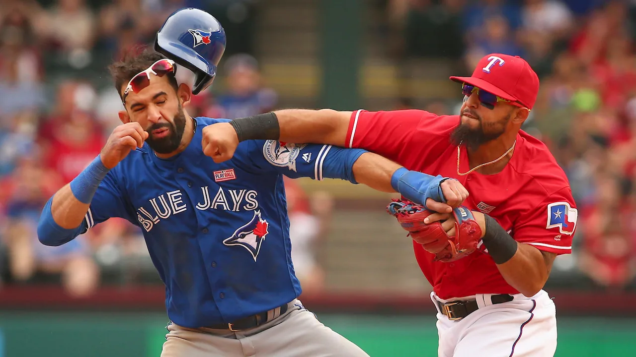 Rougned Odor and Jose Bautista start a fight in Blue Jays vs Rangers in MLB.