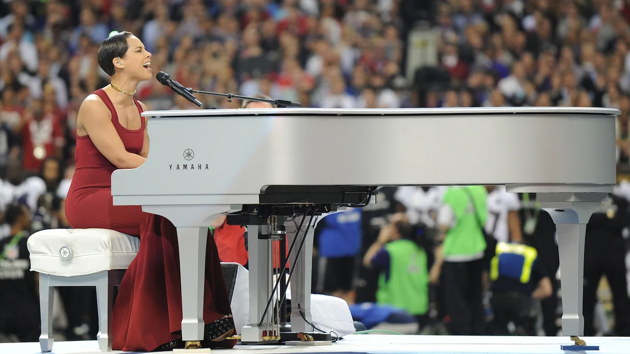 Alicia Keys performs the national anthem at Super Bowl 47.